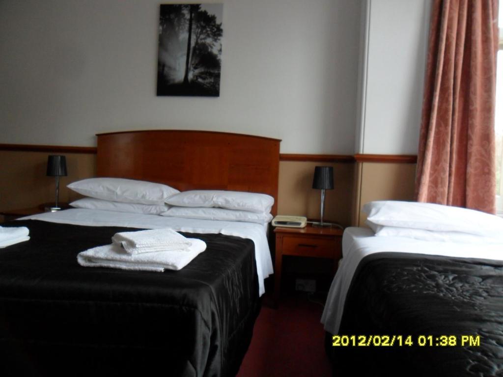 Thorpe Lodge Hotel Peterborough Room photo