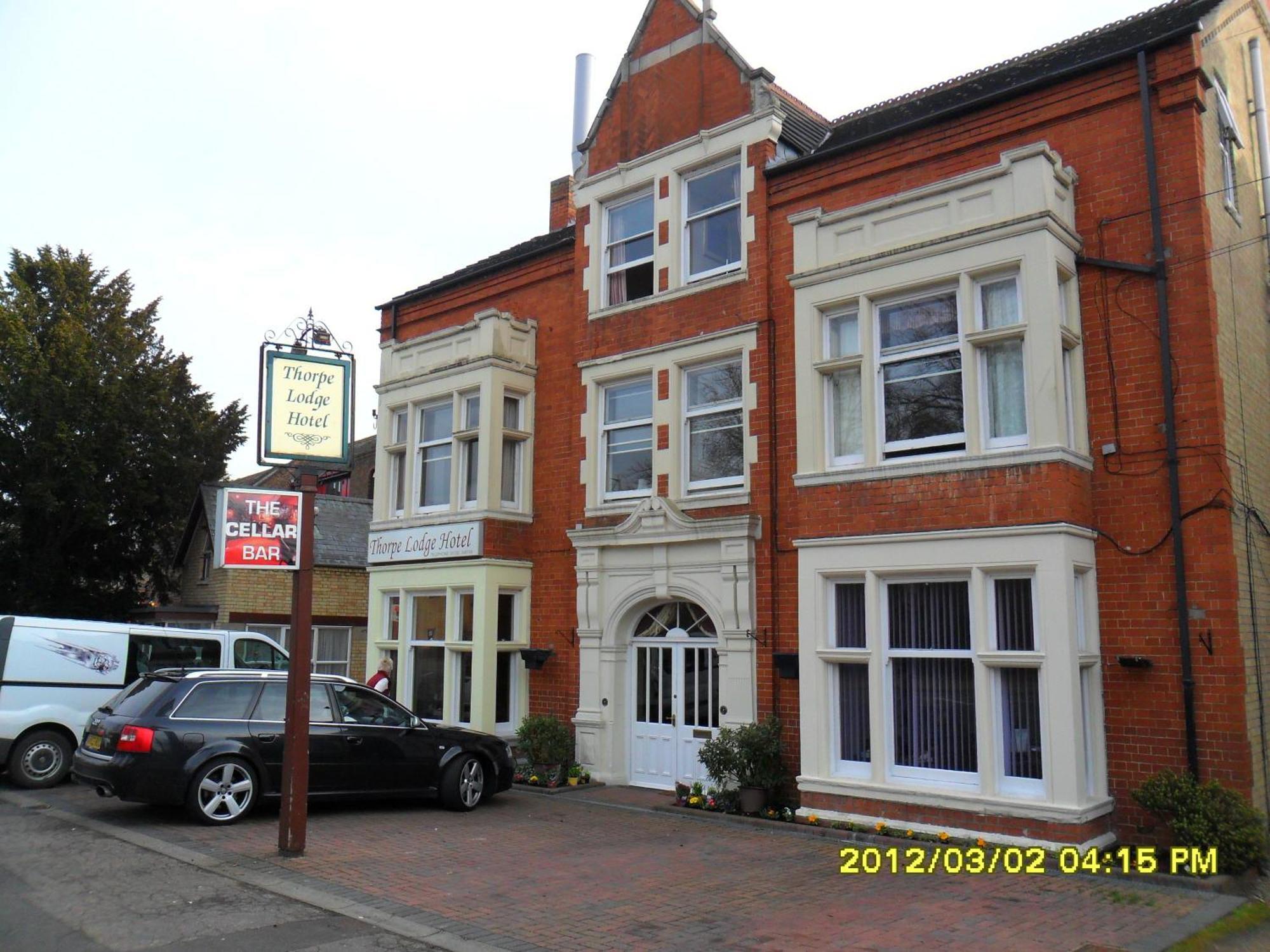 Thorpe Lodge Hotel Peterborough Exterior photo